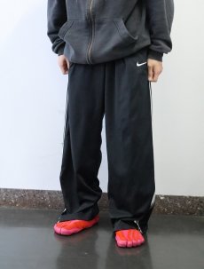 画像1: NIKE "BASKETBALL" ロゴ刺繡 サイドライントラックパンツ BLACK XL (1)