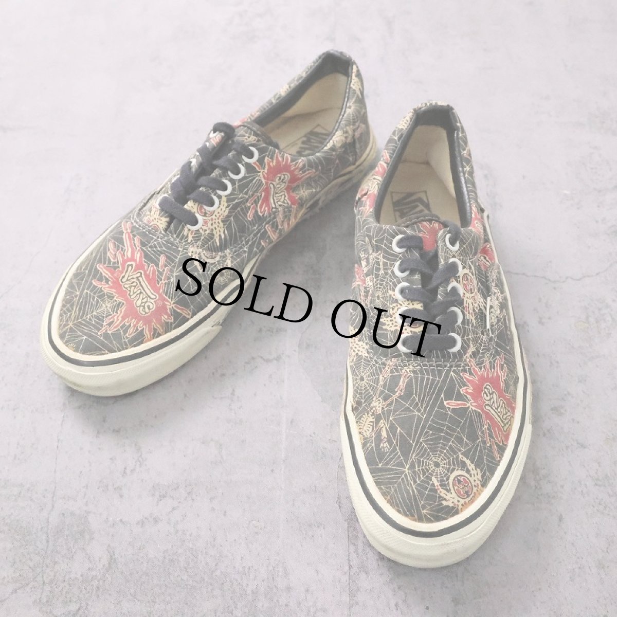画像1: 90's VANS ERA USA製 スカル×スパイダー柄 スケートシューズ 28.5cm (1)
