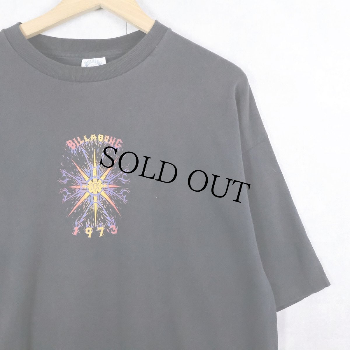画像2: 90's BILLABONG USA製 プリントTシャツ BLACK XL (2)