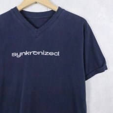 画像1: Jamiroquai "Synkronized" Vネック アーティストアルバムTシャツ NAVY (1)