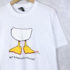 画像1: 90's JOHN BARON USA製 "NOT PLAYING WITH A FULL DUCK" イラストプリントTシャツ XL (1)
