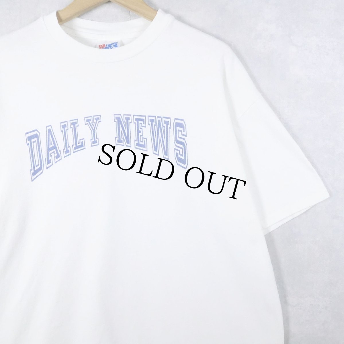 画像1: 90's USA製 "DAILY NEWS" プリントTシャツ XL (1)