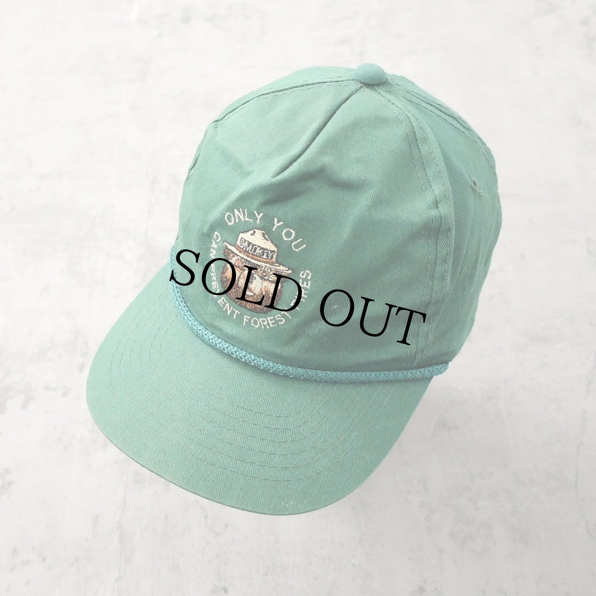 画像1: YoungAn Hat Co., Ltd "Smokey Bear" キャラクター刺繍 コットンスナップバックキャップ ONESIZE (1)