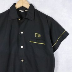 画像2: 50〜60's Hilton "IT DRIVEN IN PIZZA CENTER" フロッキープリント ボウリングシャツ BLACK SIZE16 (2)