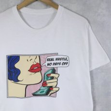 画像1: "REAL HUSTLE, NO DAYS OFF" リキテン風 ポップアートプリントTシャツ (1)