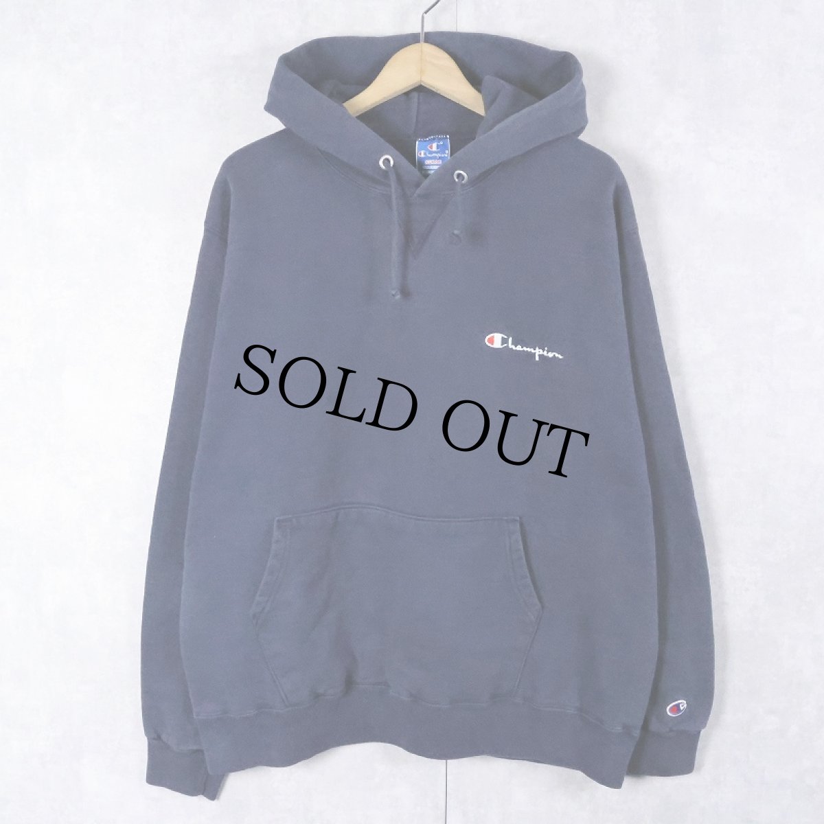 画像1: 90's Champion 青刺繍タグ 中期 USA製 前V ロゴ刺繍スウェットフーディー NAVY XL (1)