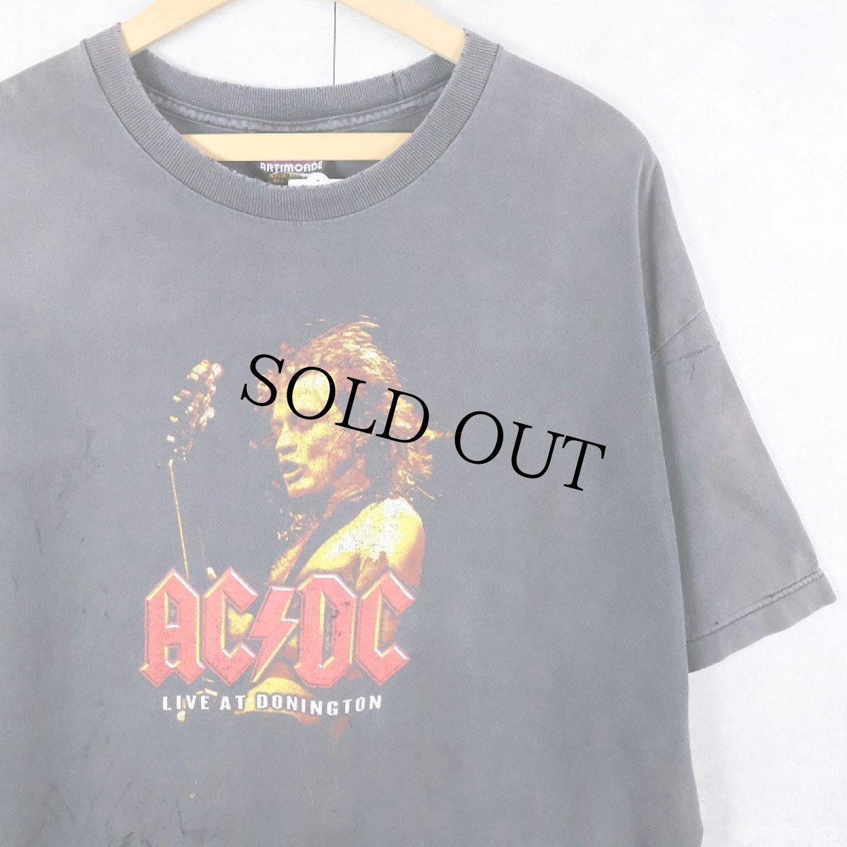 画像1: 90's AC/DC "LIVE AT DONINGTON" ロックバンドTシャツ BLACK (1)