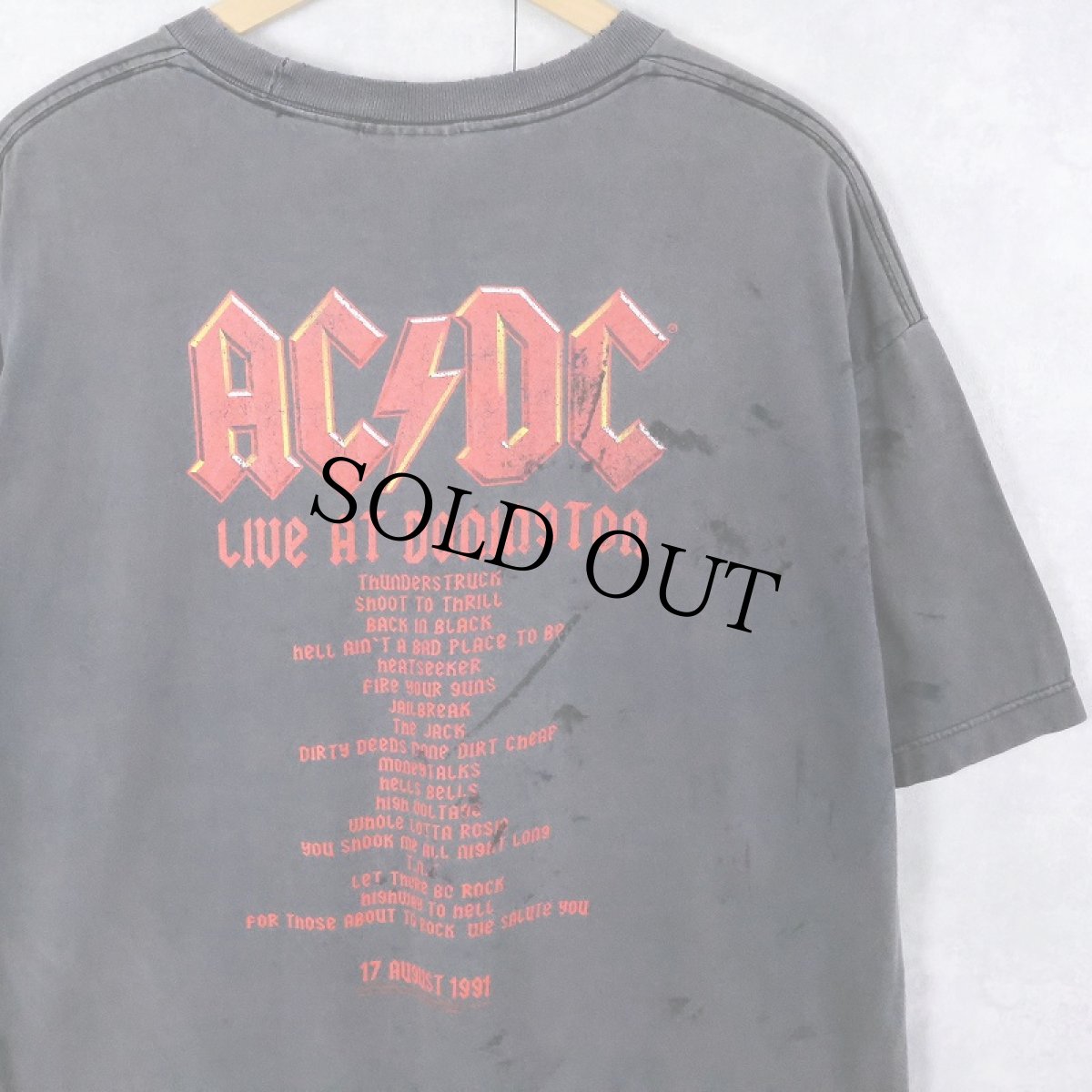 画像2: 90's AC/DC "LIVE AT DONINGTON" ロックバンドTシャツ BLACK (2)