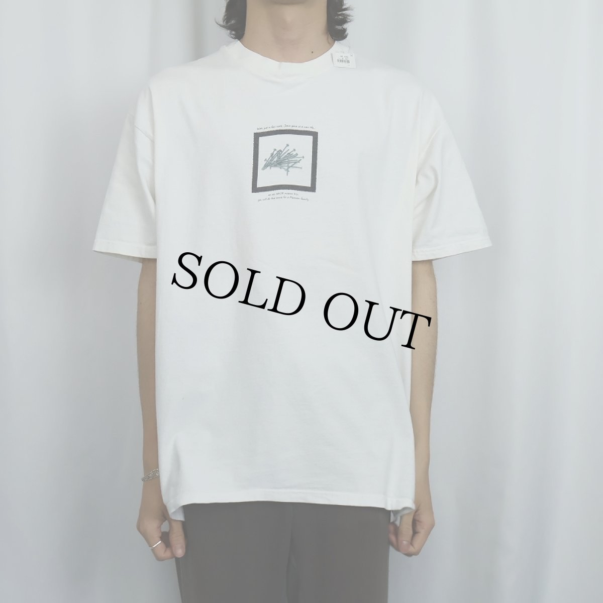 画像3: Amor Ministries "With just a few nails,..." 非営利団体 プリントTシャツ XL (3)