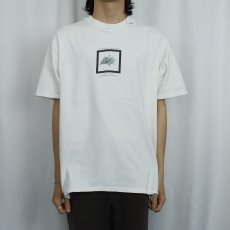 画像3: Amor Ministries "With just a few nails,..." 非営利団体 プリントTシャツ XL (3)