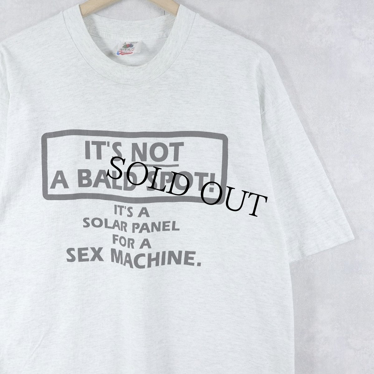 画像1: 90's USA製 "IT'S NOT A BALD SPOT! IT'S A SOLAR PANEL FOR A SEX MACHINE." ジョークプリントTシャツ L (1)