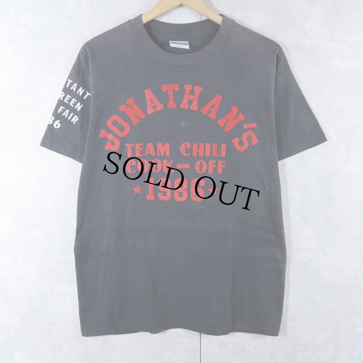 画像1: 80's USA製 "JONATHAN'S TEAM CHILI COOK-OFF 1986" フロッキープリントTシャツ BLACK L (1)