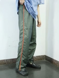 画像1: GAP サイドライン ナイロントラックパンツ M (1)