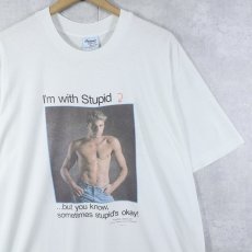 画像1: 80〜90's SHOEBOX GREETINGS USA製 "I'm with Stupid" ジョークプリントTシャツ XL (1)