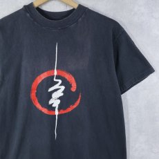画像1: 80〜90's Andreas Vollenweider USA製 "Dancing with the Lion" ハープ奏者 アルバムプリントTシャツ BLACK M (1)