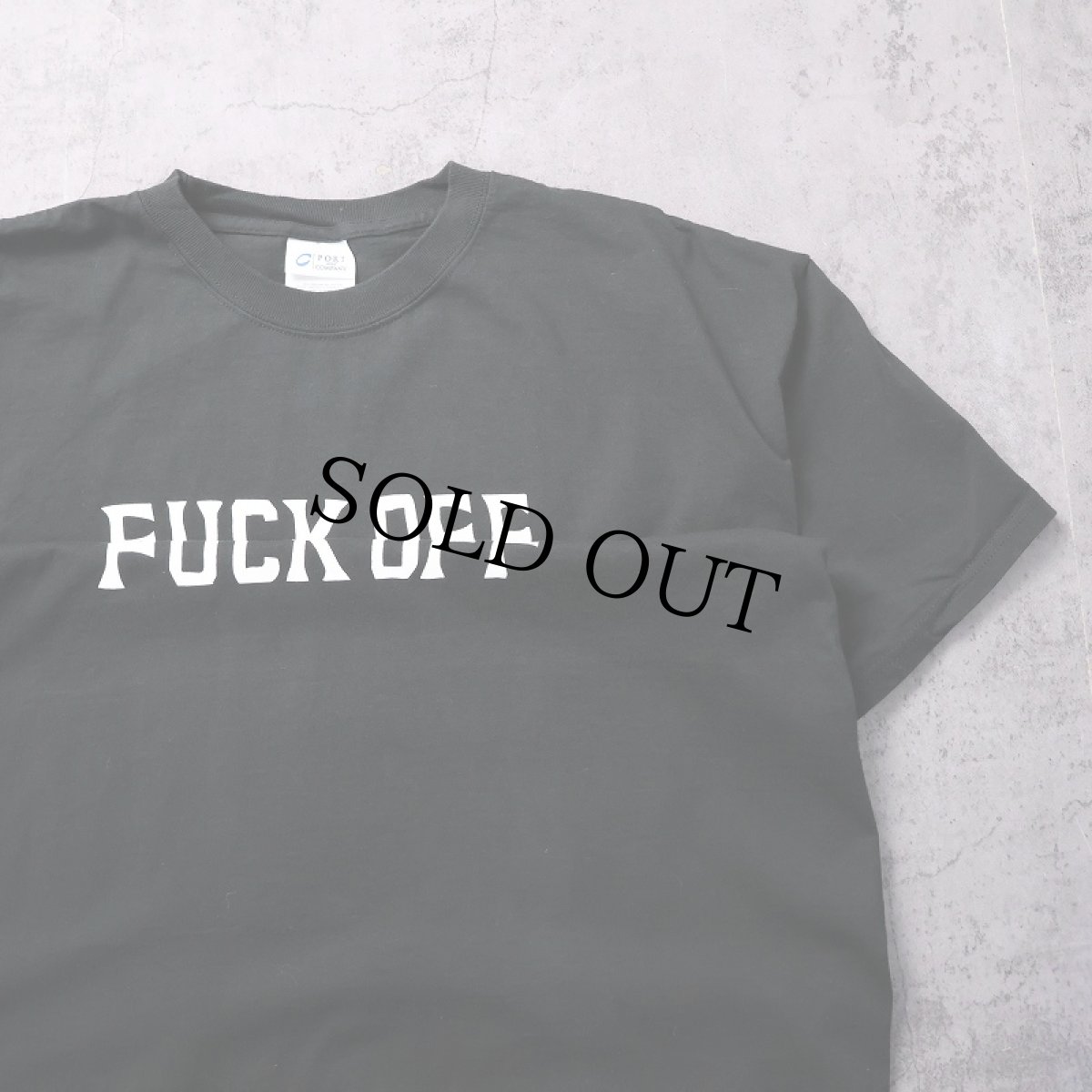 画像2: "FUCK OFF " Fワード ギミックプリントTシャツ BLACK XL (2)