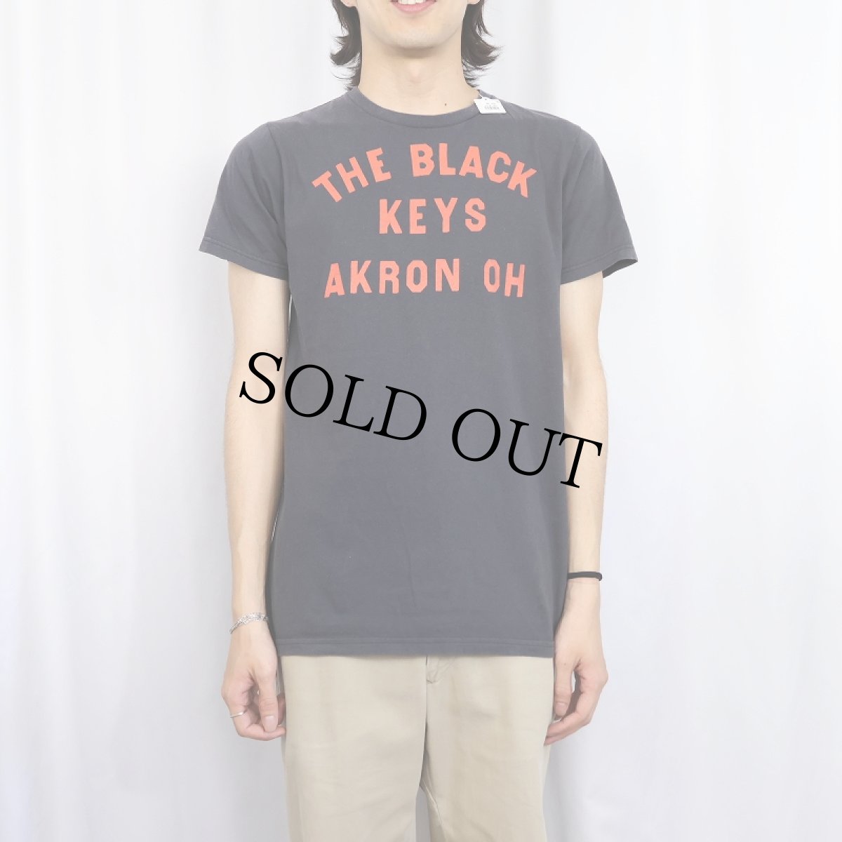 画像2: THE BLACK KEYS AKRON OH プリントTシャツ (2)