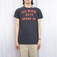 画像2: THE BLACK KEYS AKRON OH プリントTシャツ (2)