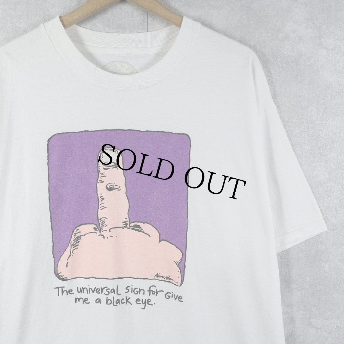 画像1: 90's "The universal sign for give me a black eye." イラストプリントTシャツ  (1)