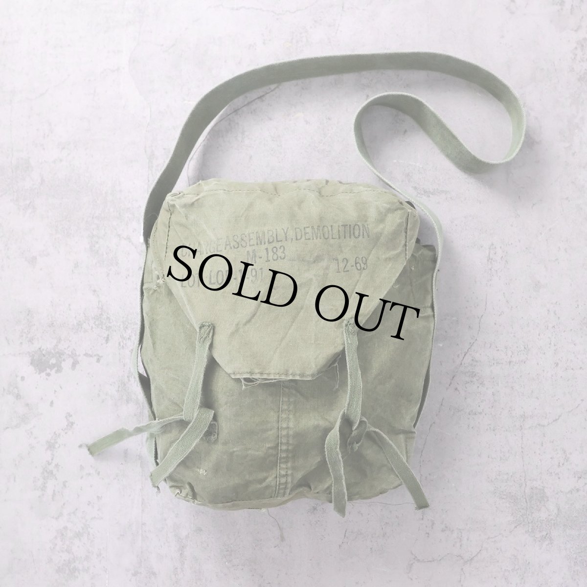 画像1: 70's U.S.ARMY M-183 DEMOLITION BAG (1)