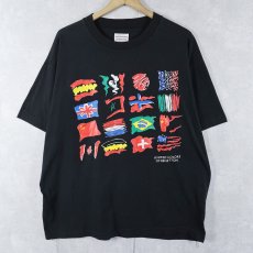 画像1: 90's UNITED COLORS OF BENETTON. 国旗プリントTシャツ BLACK XL (1)