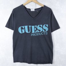 画像1: 90's GUESS Vネック ロゴプリントTシャツ BLACK S (1)