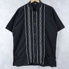 画像1: 刺繍デザイン バンドカラー キューバシャツ BLACK  (1)
