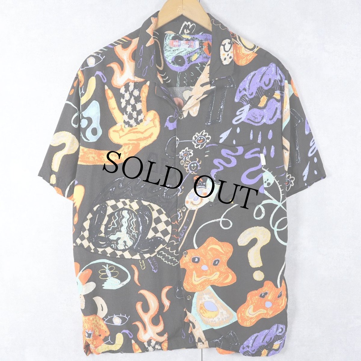 画像1: URBAN OUTFITTER 総柄 レーヨンオープンカラーシャツ BLACK M (1)