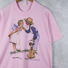 画像1: 90's Norman Rockwell USA製 "Beguiling Buttercup" アートプリントTシャツ L (1)