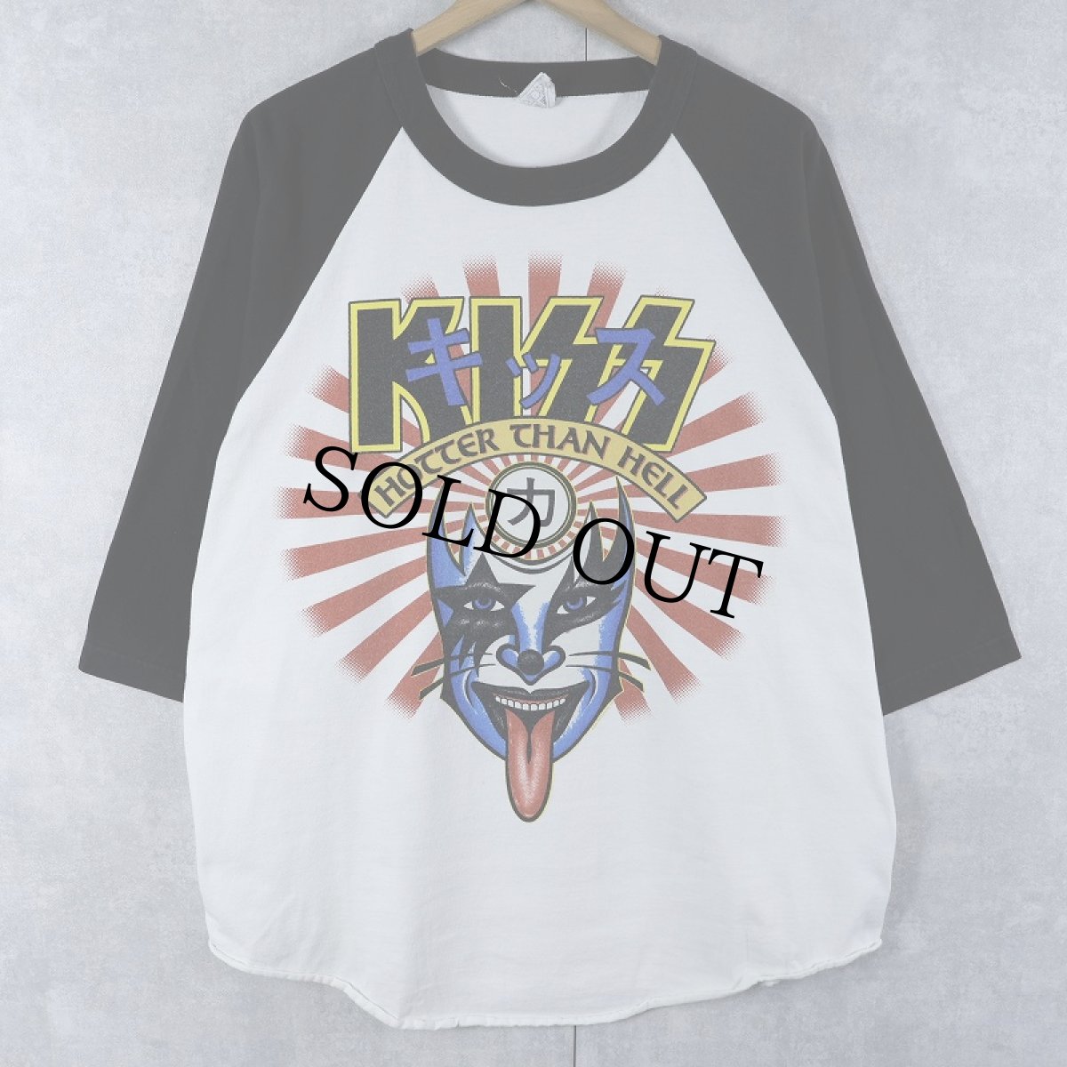 画像1: KISS "HOTTER THAN HELL" ヘヴィメタルバンドプリントラグランTシャツ XL (1)