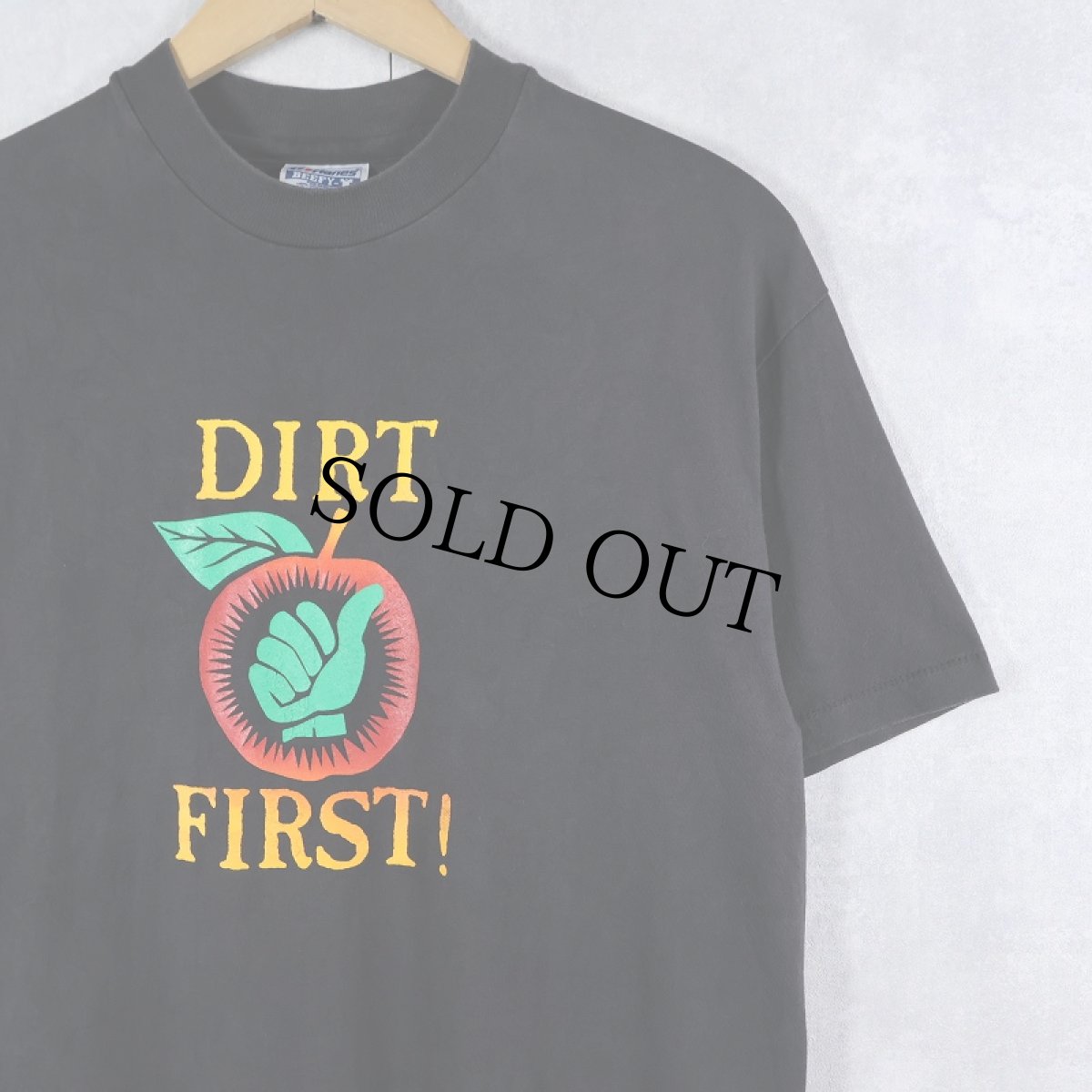 画像1: 80〜90's "DIRT FIRST!" イラストプリントTシャツ BLACK M (1)