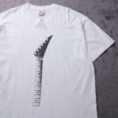 画像1: 90's USA製 "VILLAGE" ギタープリントTシャツ XL (1)