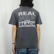 画像4: 90's USA製 "REAL MEN wear BLACK" プリントTシャツ (4)