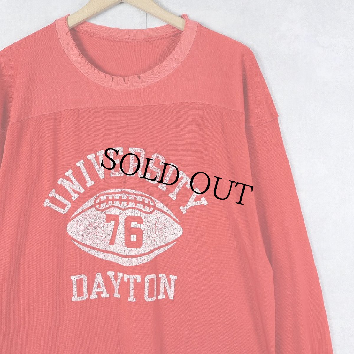 画像1: 70's Champion USA製 "UNIVERSITY DAYTON 76" レーヨンフットボールTシャツ L (1)