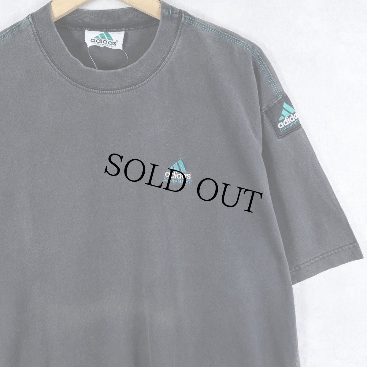 画像1: 90's adidas EQUIPMENT "FELIX VERLAG" フロッキープリント Tシャツ BLACK XL (1)