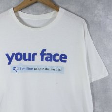 画像1: "your face 3 million people dislike this."ジョークプリントTシャツ  (1)