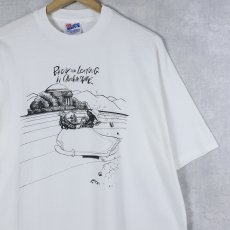 画像1: 90's Ralph Steadman USA製 "Beer and Loafing in Charlottesville" パロディプリントTシャツ XL (1)