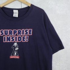 画像1: 2000's Cracker Jack USA製 "SURPRISE INSIDE!" お菓子企業 プリントTシャツ NAVY XL (1)