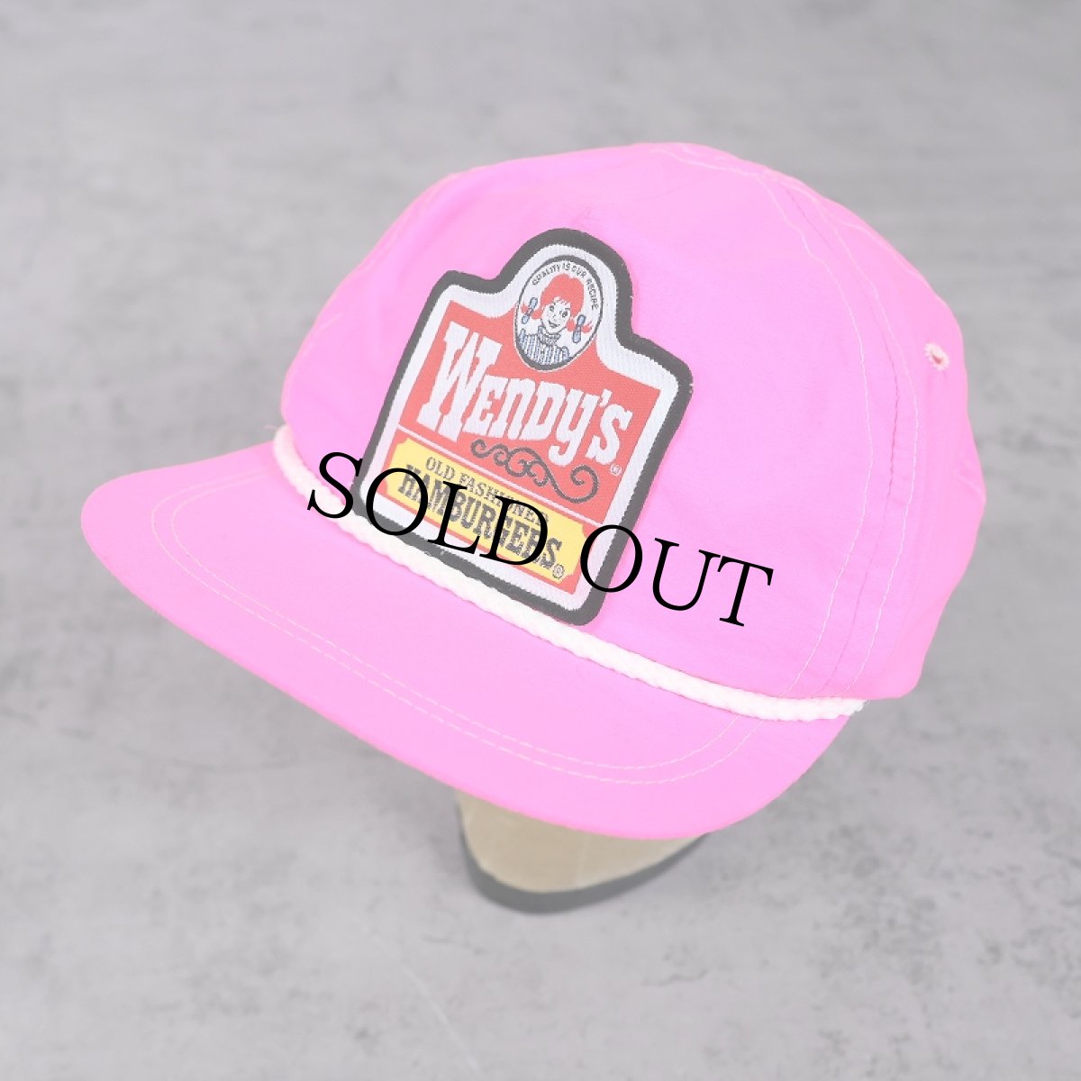 画像1: 80's WENDY'S USA製 レストランロゴパッチ付き キャップ  (1)