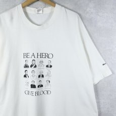 画像1: 90's Baxter USA製 "BE A HERO GIVE BLOOD" 偉人プリントTシャツ XXXL (1)