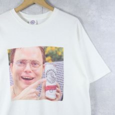 画像1: DWIGHT CLAW "Dwight Schrute" 飲料メーカー 俳優パロディプリントTシャツ L (1)