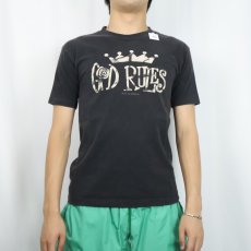 画像2: 90's USA製 "GOD RULES" プリントTシャツ BLACK KIDS SIZE L (2)