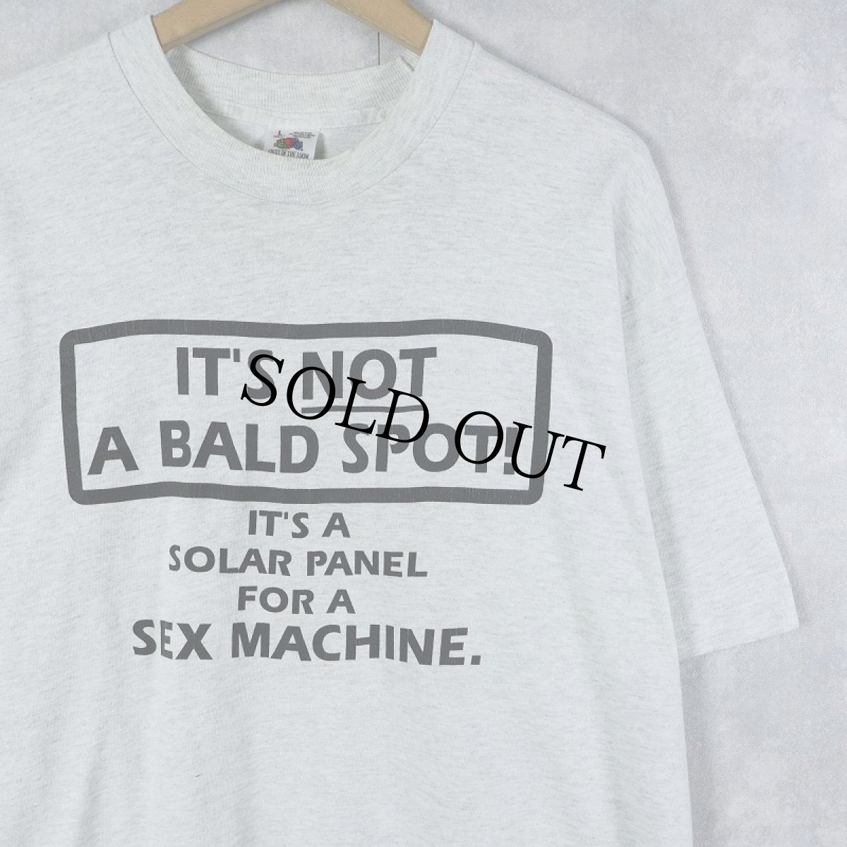 画像1: 90's USA製 "IT'S NOT A BALD SPOT! IT'S A SOLAR PANEL FOR A SEX MACHINE." ジョークプリントTシャツ L (1)