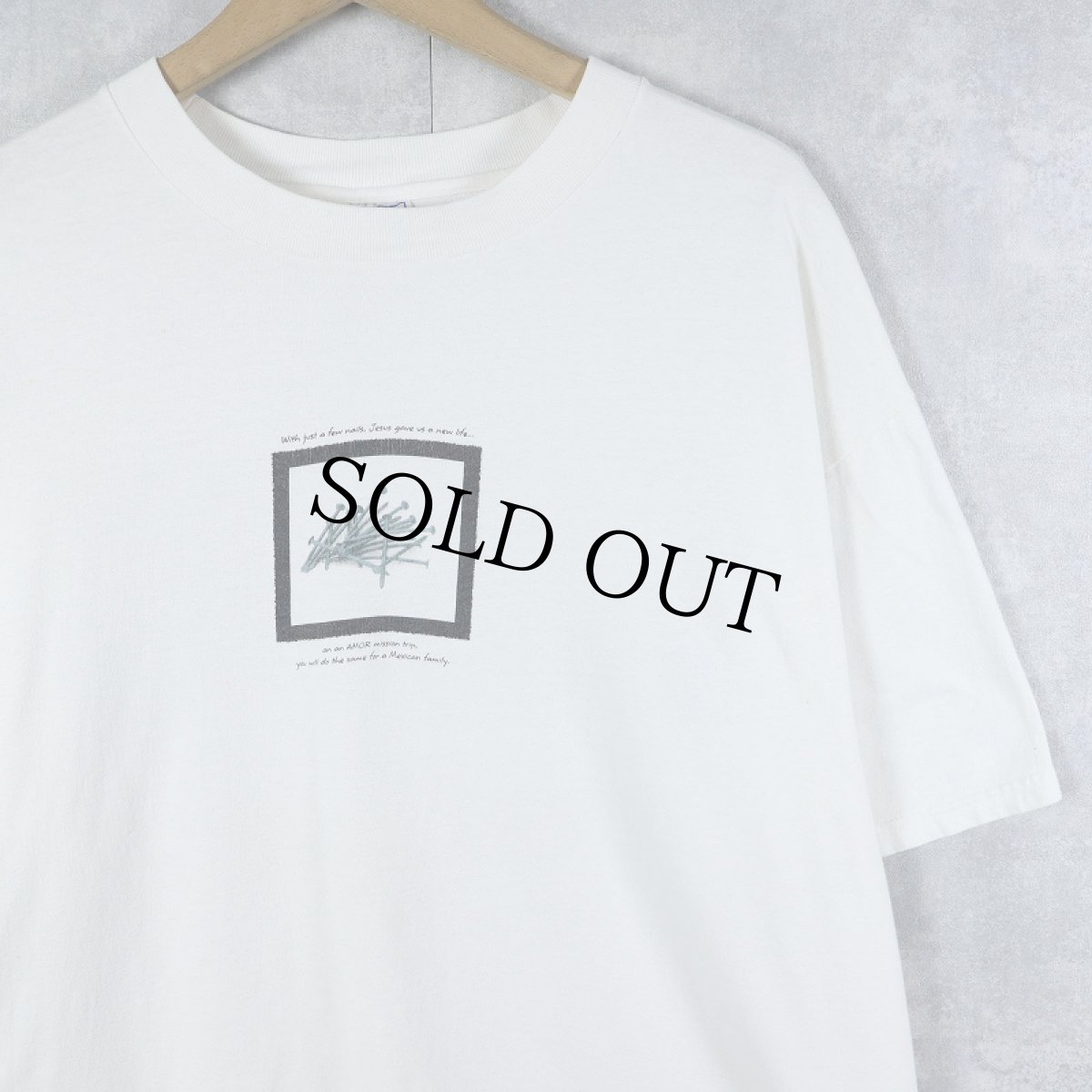 画像1: Amor Ministries "With just a few nails,..." 非営利団体 プリントTシャツ XL (1)