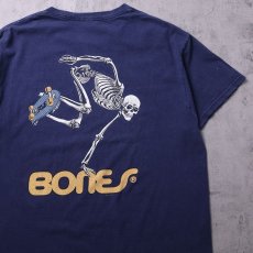 画像1: POWELL PERALTA "BONES" プリントTシャツ NAVY L (1)
