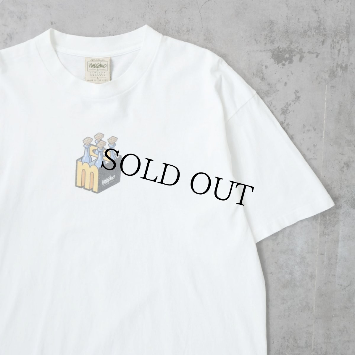 画像2: 90's MOSSIMO USA製 "Poppin' your cork" イラストプリントTシャツ L (2)