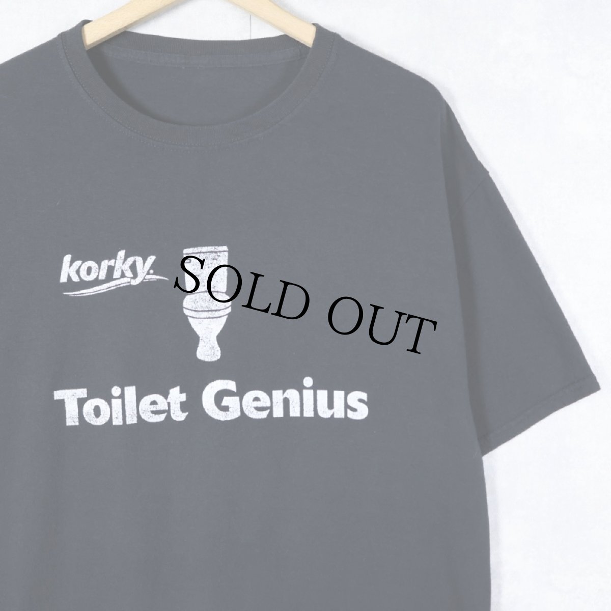 画像1: Korky "Toilet Genius" トイレ修理メーカープリントTシャツ BLACK  (1)