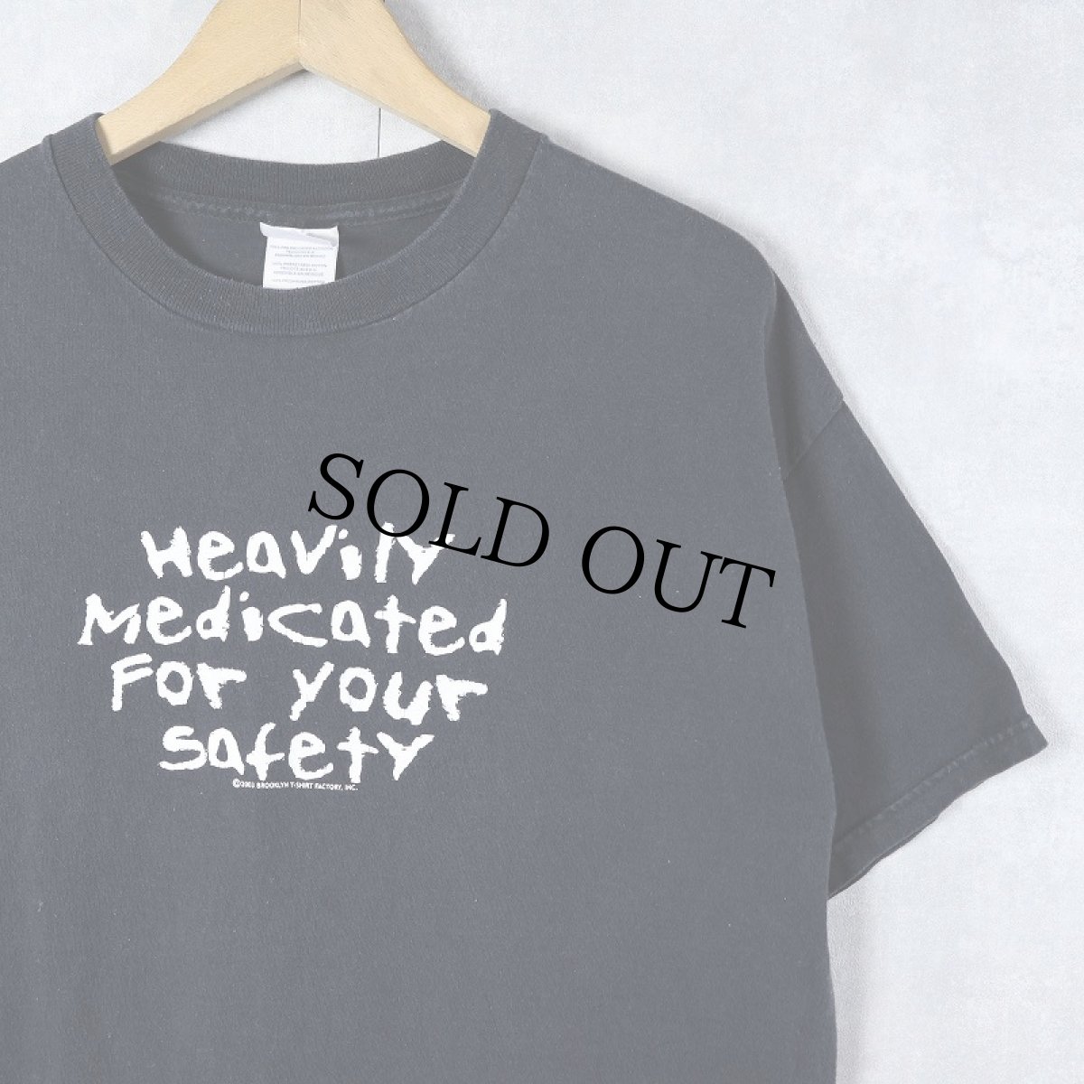 画像1: 2000's USA製 "Heavyily Medicated..." プリントTシャツ BLACK L (1)