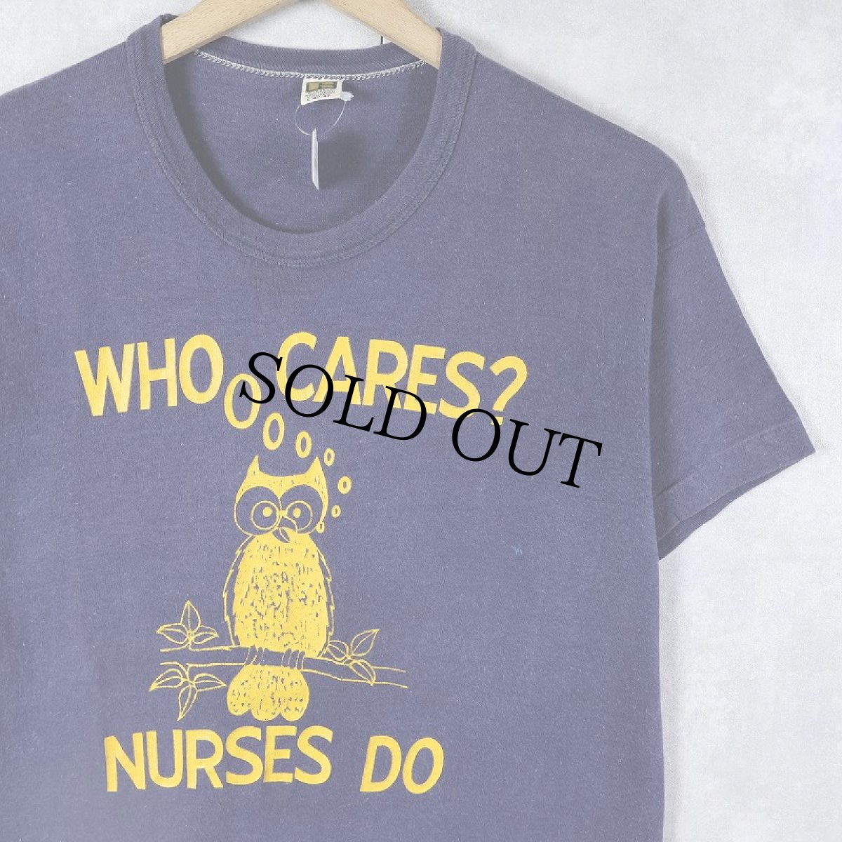 画像1: 60's Russell Southern USA製 "WHO CARES? NURSES DO" プリントTシャツ L NAVY (1)