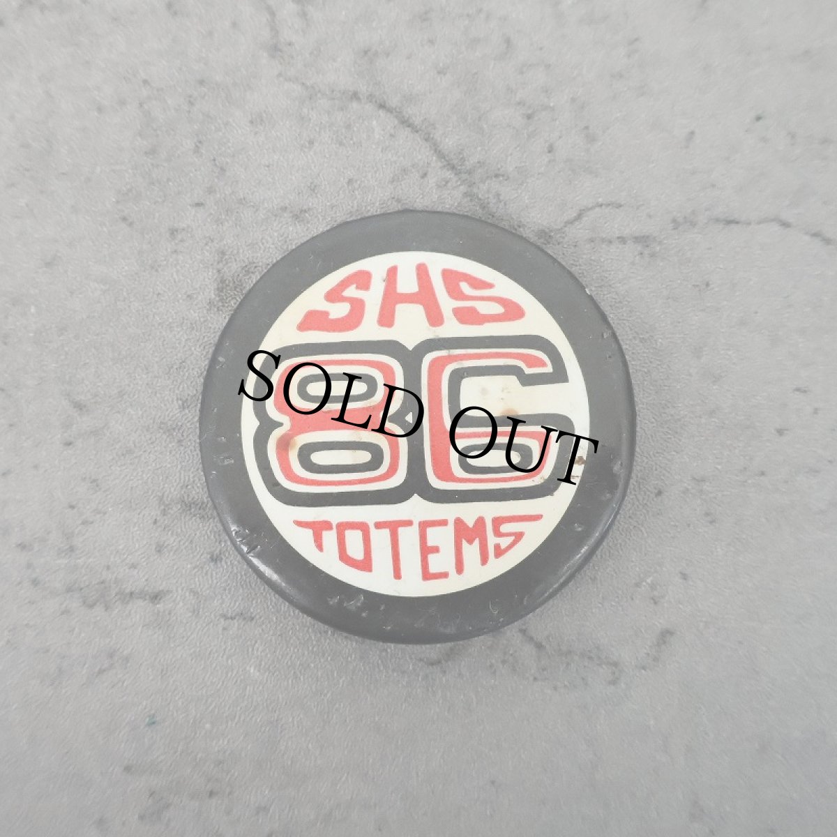 画像1: VINTAGE "SHS 86 TOTEMS" 缶バッジ (1)